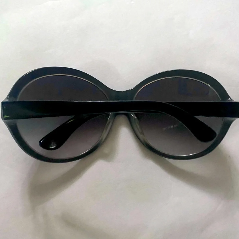 Theory sunglasses black with gray gradient lenses